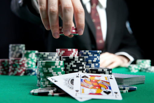 Mental health combat in poker online games post thumbnail image