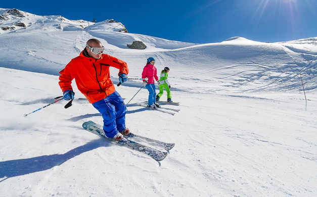 Rush to the Slopes: Last-Minute Ski Deals Await post thumbnail image